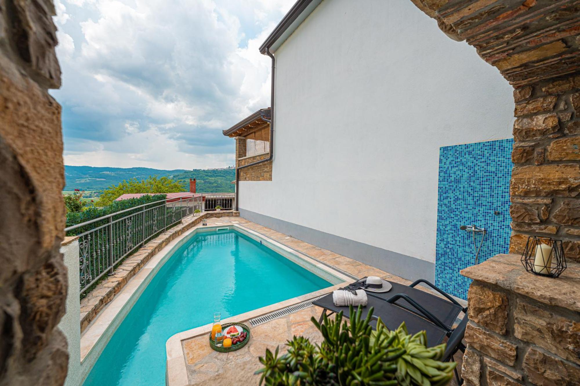 Holiday Home Belveder Motovun With Heated Pool Livade Luaran gambar