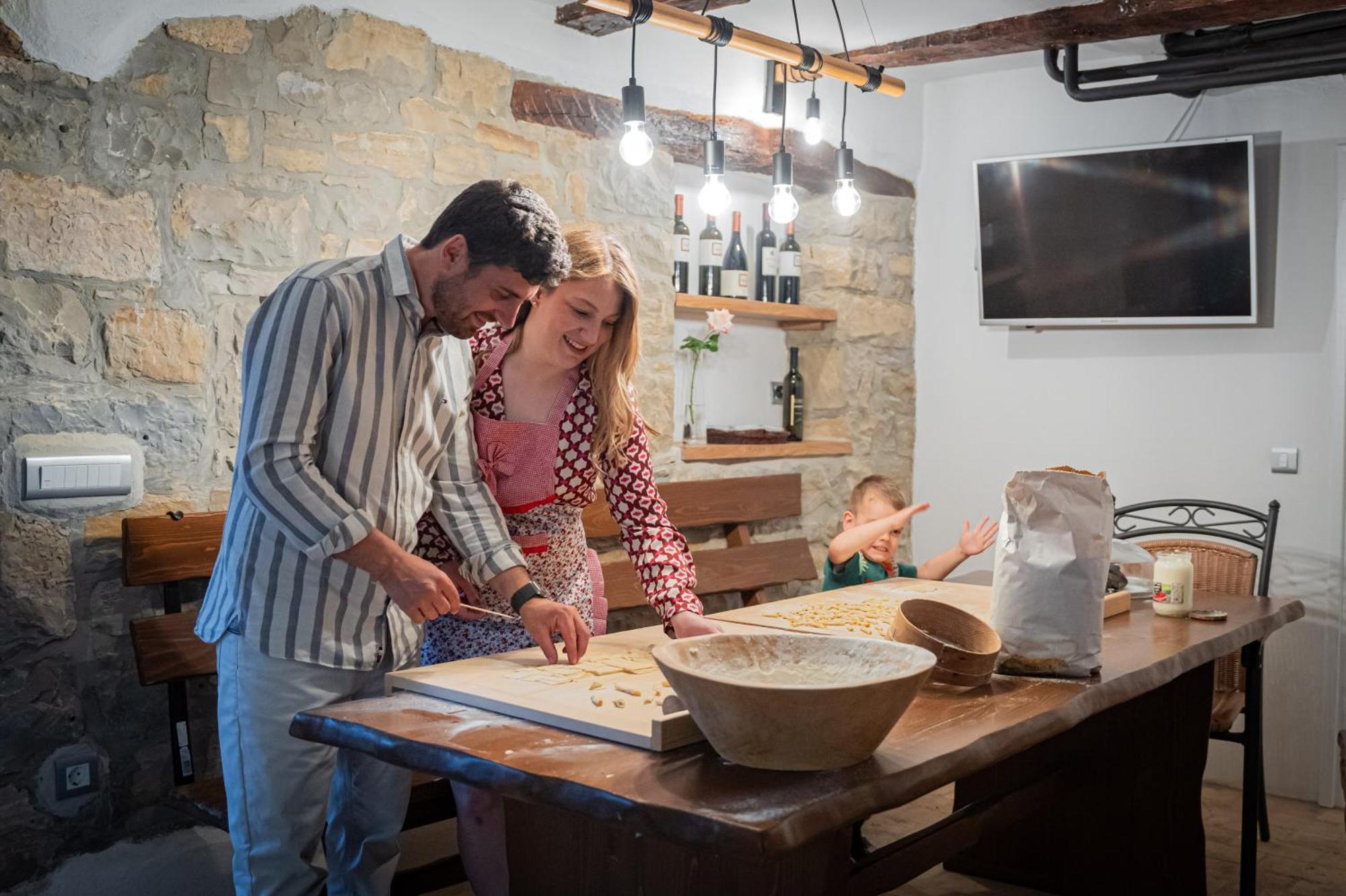 Holiday Home Belveder Motovun With Heated Pool Livade Luaran gambar